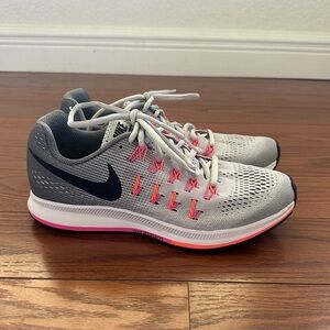 Nike Womens Air Zoom Pegasus 33